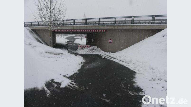 Mehrheitlich spricht sich der Stadtrat gegen eine dauerhafte Sperrung des &quot;Kirchwegs&quot; aus. Die Einrichtungen dazu, die seit April 2020 bestehen, werden daher abgebaut. Bild: rn