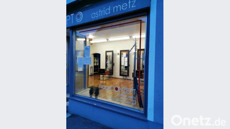 Nicht aufgeben lautet die Devise: Am Freitag und Samstag machen die Friseure im Landkreis das Licht in ihren Salons an, um auf ihre existenzbedrohende Situation aufmerksam zu machen. Bild: Astrid Metz-Steinhauer/exb