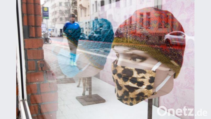 Rund 14.000 Corona-Neuinfektionen binnen eines Tages sind dem Robert Koch-Institut gemeldet worden. Foto: Julian Stratenschulte/dpa Bild: Julian Stratenschulte