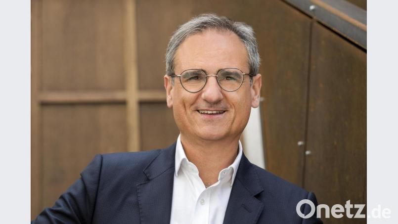 Bei Wolfgang Dersch - seit 1. Oktober 2019 Kulturreferent der Stadt Regensburg, zuvor Kulturamtsleiter von Amberg - laufen die Fäden zusammen. Im Hintergrund werden trotz Corona bewährte und neue Open-Airs und Festivals für Regensburg geplant. Bild: www.altrofoto.de/exb
