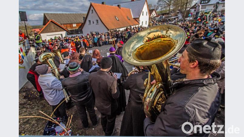 Einen Faschingszug wie in den vergangenen Jahren (im Bild die Veranstaltung 2018) früher wird es dieses Jahr in Münchenreuth nicht geben. Bild: Bernhard Eckstein/exb