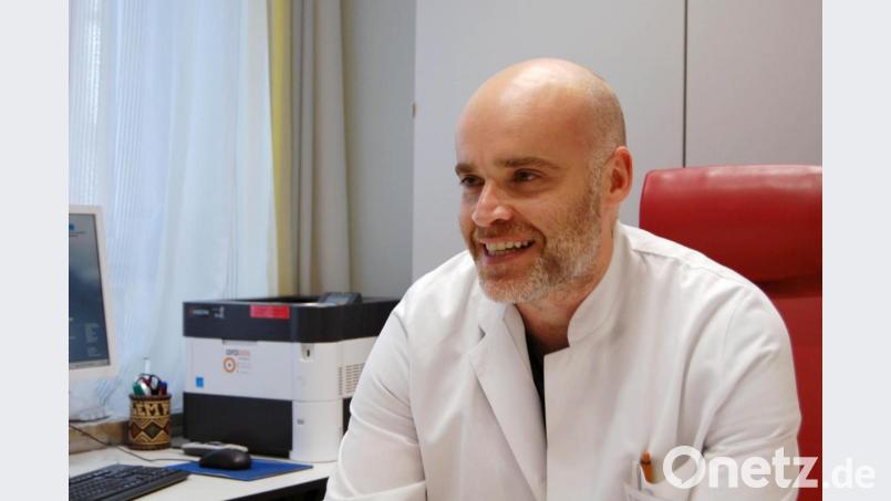 Die Amberger Klinik für Frauenheilkunde und Geburtshilfe erfüllt höchste Anforderungen bei minimal invasiven Eingriffen, dies betont Chefarzt Dr. Thomas Papathemelis. Bild: Klinikum/Dietl/exb