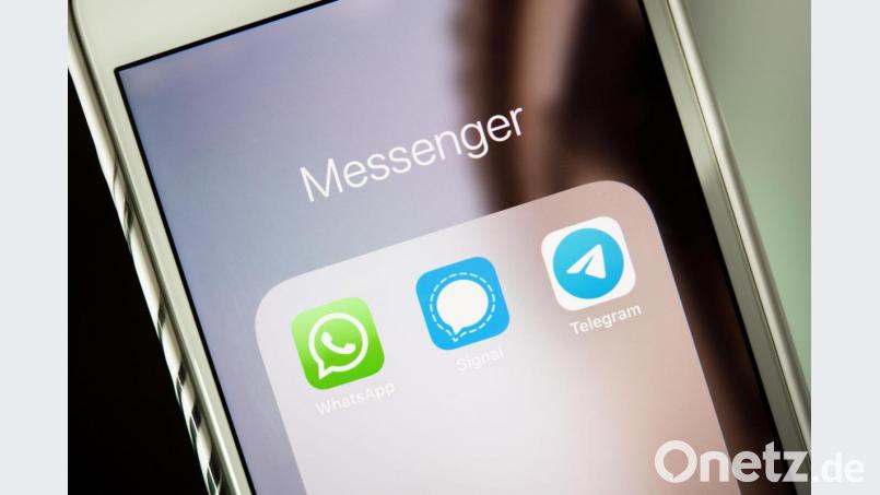 Whatsapp, Signal oder Telegram? Die Auswahl an Messengern ist groß. Ihr Nutzwert hängt aber auch davon ab, ob die eigenen Kontakte das jeweilige Programm nutzen - sonst kann man sie darüber nicht erreichen. Bild: Catherine Waibel/dpa