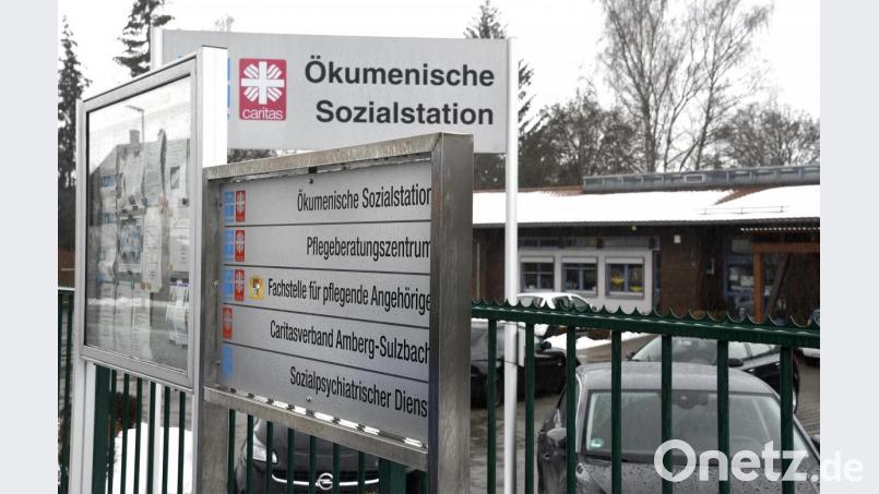 Die Mitarbeiter der Ökumenischen Sozialstation in Sulzbach-Rosenberg sind täglich als Pfleger bei den Senioren im Einsatz - und riskieren dabei in der Coronakrise auch ihre eigene Gesundheit. Für den Lions-Club sind sie deshalb Helden. Bild: Petra Hartl