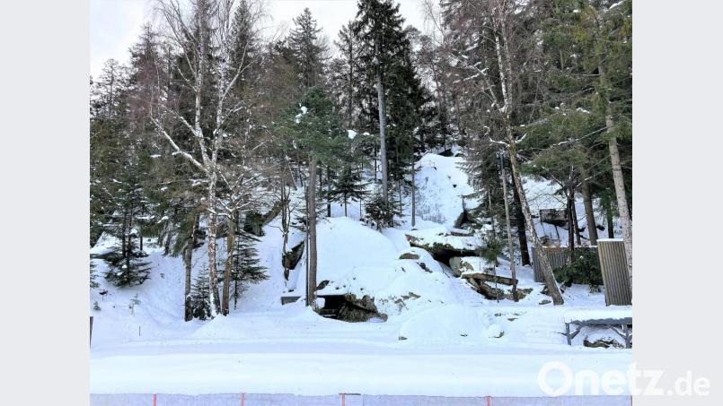 Aktuell gehört die Luisenburg-Bühne dem Winter, im Frühsommer soll darauf wieder Theater gespielt werden Bild: stg