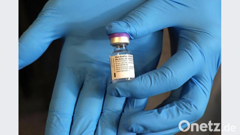 Im Moment ist es die einzige Hoffnung auf ein Ende der Coronapandemie in Europa: Impfstoffe von Herstellern wie Biontech/Pfizer. Wie lange dauert es, bis sie gut wirken? Bild: Chris Jackson/dpa
