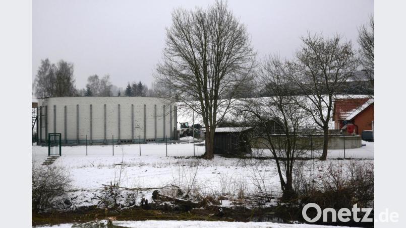 Ausgedient nach 50 Jahren hat der Schreiber-Tropfkörper (links). Die Kläranlage Eslarn wird nach der &quot;Ertüchtigung&quot; ein völlig neues Aussehen haben. Bild: bey