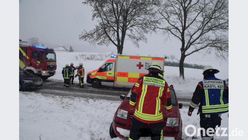 Eine Frau landete mit ihrem Auto im Straßengraben. Bild: exb