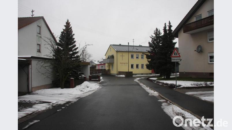 Auf Vorschlag der CSU werden auch die umliegenden Straßen am Kindergarten "Sankt Josef" in die neue Verkehrsregelung einbezogen. Bild: wro