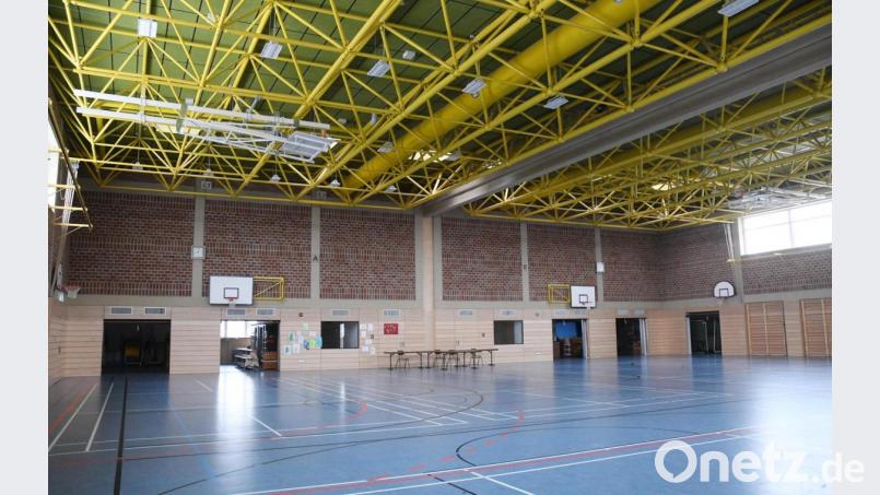 Die Mehrzweckhalle Windischeschenbach ist derzeit verwaist, da die Sportvereine nicht trainieren dürfen. Als kleine Entschädigung will die Stadt will den Vereinen die Hallennutzungsgebühr für 2020 erlassen. Bild: Gabi Schönberger