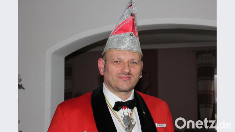 Nur für das Pressegespräch kam „Rosamunde“-Vorsitzender Marcus Kilian in der Elferatskleidung, „das ist wohl das einzige und letzte Mal in dieser Session, dass ich dies anhabe“. Bild: kro
