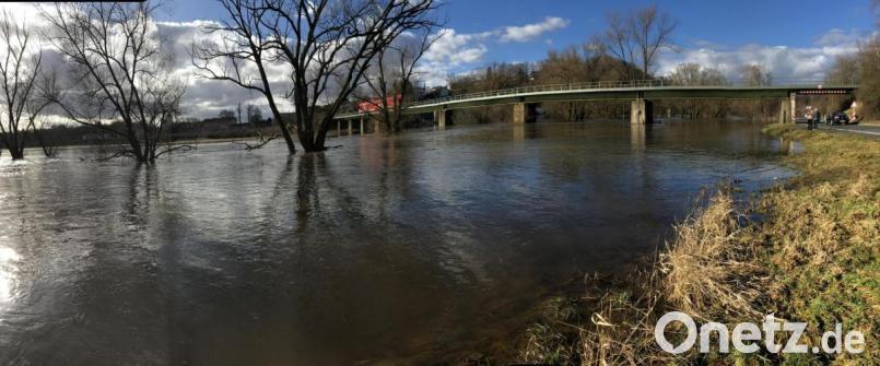 Hochwasser bei Neustadt/WN Bild: Gabi Schönberger