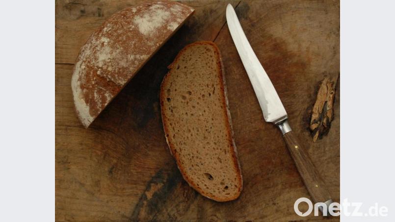 Die bekannte Hildegard-Expertin Johanna Eisner rät: „Essen Sie immer mal wieder eine Scheibe Brot mit besonderer Achtsamkeit. Lassen Sie es zum Erlebnis werden.“ Bild: E. Vogl/exb