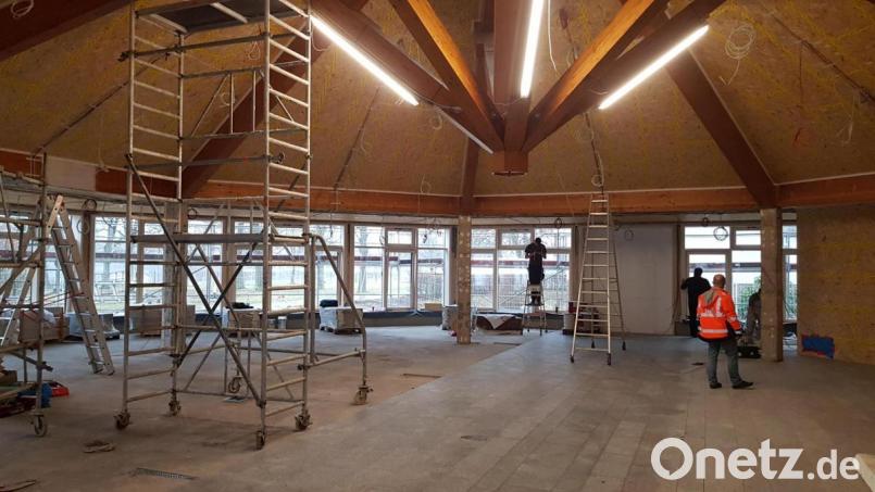 Die Arbeiten auf dem Gelände der Markgraf-Diepold-Grundschule werden fortgesetzt. „Nachdem die Aula winterfest gemacht wurde, kann die Baustelle weiterlaufen“, heißt es in der Vorlage der Stadtverwaltung. Bild: Stadt Waldsassen/exb