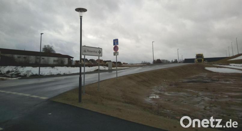 &quot;Zur Pyramide&quot;, &quot;Porzellinerstraße&quot; oder auch &quot;Industriestraße&quot; sind schon mal erste Namensvorschläge für die Stichstraße (Bild) ins Gewerbegebiet. Bild: fpoz