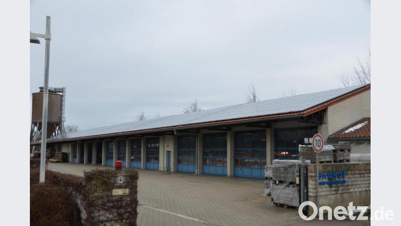 Beim städtischen Bauhof sind Halle (Bild) und Werkstatt mit Photovoltaikplatten belegt. Bild: dob