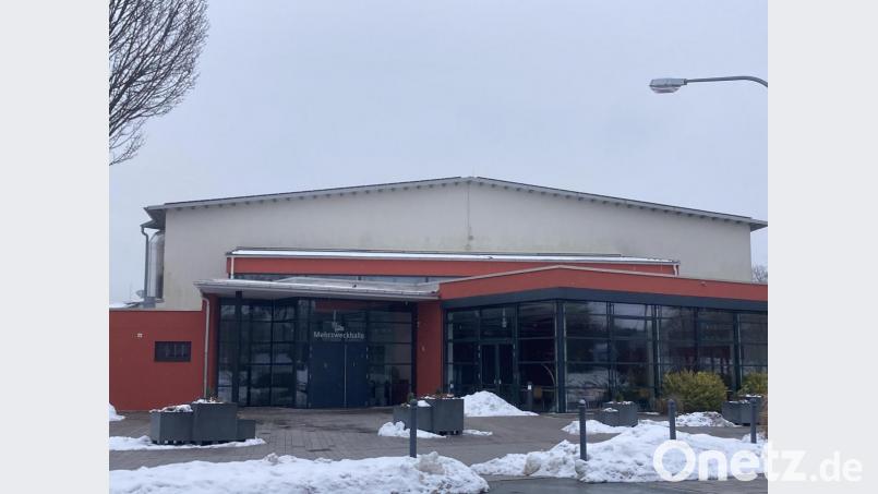 In der Mehrzweckhalle in Kemnath wird eine regionale Impfstation für Bürger ab 80 Jahren und in der Mobilität eingeschränkte Menschen eingerichtet. Bild: stg