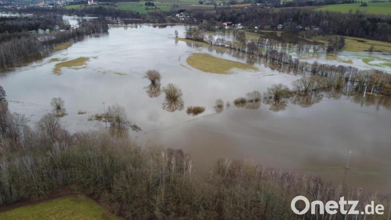 Hochwasser Hammerweg in Richtung Altenstadt Bild: August Beer