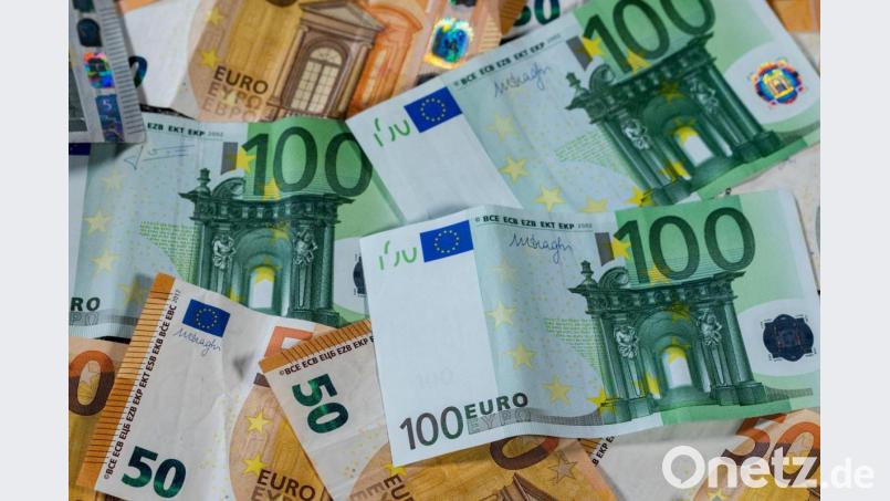 Insgesamt 400 Euro erbeutete ein Betrüger-Trio in zwei Verbrauchermärkten. Symbolbild: Jens Büttner