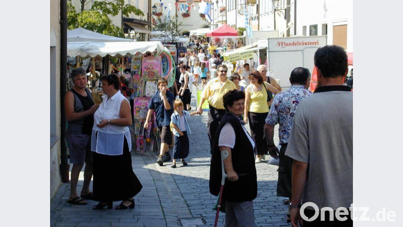 Vor 20 Jahren entstand diese Aufnahme beim Bartholomäusmarkt in Neunburg. Der Stadtrat hat sich dafür ausgesprochen, die üblichen vier Marktsonntage heuer wieder abzuhalten. Archivbild: mp