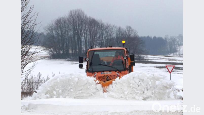 Waldthurner Winterdienst im Einsatz Bild: fvo