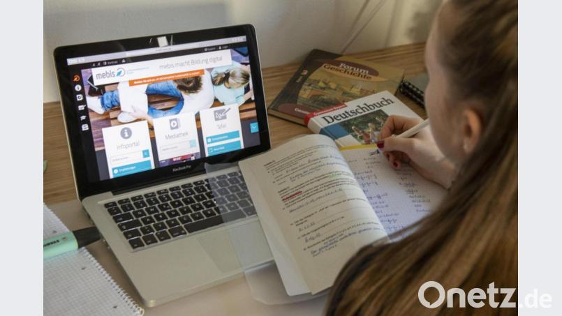 Bereits seit Monaten sieht der Alltag von Schülern so aus: Sie lernen allein am Computer. Foto: Stefan Puchner/dpa Bild: Stefan Puchner