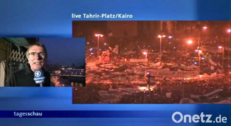 Jörg Armbruster am 11. Februar während der Live-Schalte aus Kairo in der Tagesschau: Präsident Mubarak lässt gerade den eigenen Rücktritt verkünden. Bild: stg