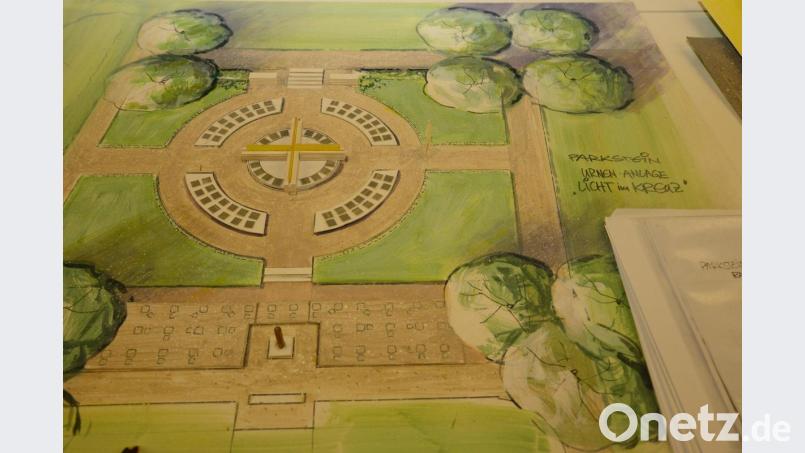 Im Zusammenhang mit der Errichtung der Urnenanlage werden die Gräber im Parksteiner Friedhof neu durchnummeriert. Nach Fertigstellung der Urnenanlage werden auch die Friedhofsgebühren neu berechnet. Dann wird die Quadratmetergröße der Gräber keine wesentliche Rolle spielen, vielmehr gibt es dann Einzel.-, Doppel-, Famlien- und Urnengräber. Archivbild: bey