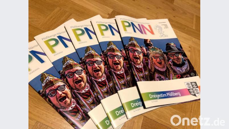 Statt des obligatorischen Faschingsprinzenpaars ziert das Plößberger Dreigestirn das Titelblatt der diesjährigen 24. Ausgabe der PNN. Bild: Cornelia Krapfl/exb