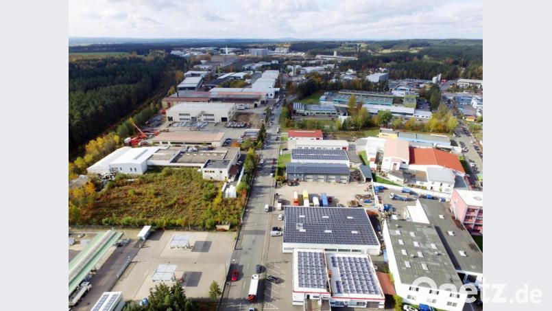 Soll im Weidener Westen ein neues Gewerbegebiet entstehen? Darüber stimmen die Bürger am Sonntag, 14. Februar, ab. Rund um die Stadt haben die Städte und Gemeinden sich derweil längst zu ernstzunehmenden Gewerbestandorten entwickelt. Luftbild: Michael Ascherl [Michael Ascherl] (michael.ascherl@oberpfalzmedien.de, mascherl)