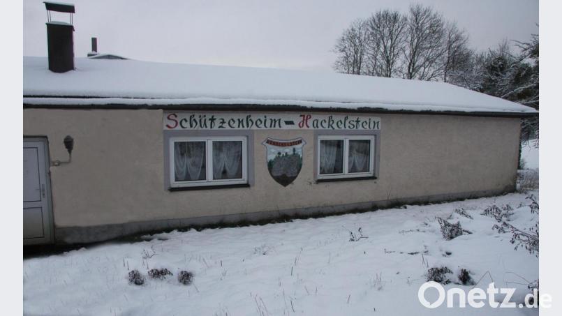 Das ehemalige Schützenhaus der SG &quot;Hackelstein&quot; ist seit einigen Wochen Eigentum der Gemeinde. Der Notariatsvertrag war Gegenstand der nichtöffentlichen Sitzung im Dezember. Darüber informierte Bürgermeister Wolfgang Braun jetzt in öffentlicher Sitzung. Bild: wro