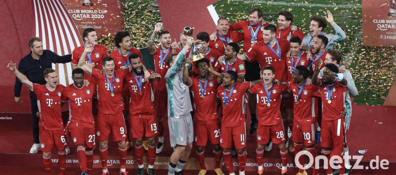 Die Bayern haben den nächsten Pokal. Bild: Mahmoud Hefnawy/dpa