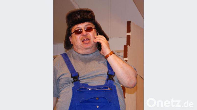 Manfred Hartung sorgte bei den "Mant'ler Noofrösch" in dem Stück "Alles Neu macht der Mai" in der Rolle des Ivan Ivanovic für viele Lacher. Bild: sei