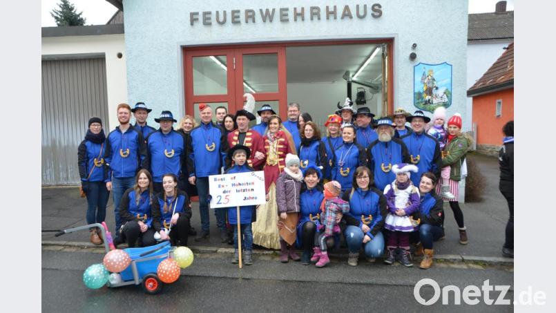 Noch im vergangenen Jahr marschierten etliche ehemalige Hoheiten beim 25-jährigen Jubiläum in Altenstadt beim Faschingsverein "Genau" auf. Archivbild: dob