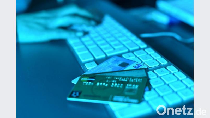 Eine falsche Polizistin versuchte, Kontodaten und Vermögensverhältnisse zu erfragen. Symbolbild: Uli Deck/dpa