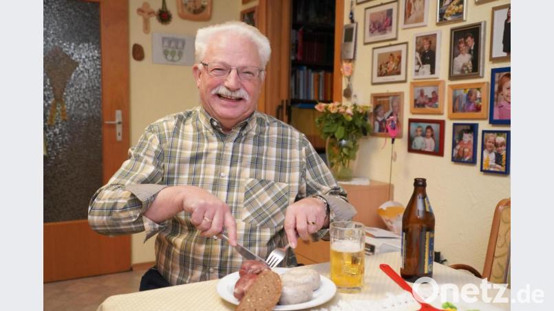 Seminarrektor a.D. Georg Schmidbauer erinnert sich auch heute noch gerne an die alten Schulzeiten mit Leber- und Blutwurst. Bild: fvo