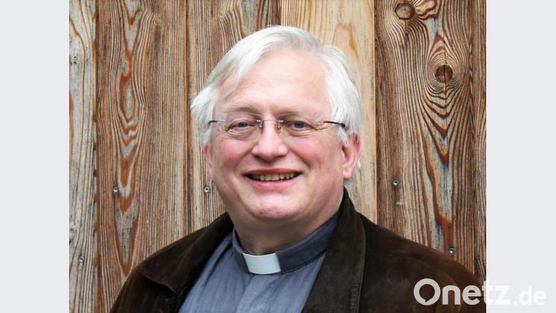 Pfarrer Gottfried Schubach wird Stadtpfarrer Gerhard Pausch ab September ablösen. Bild: Kunz