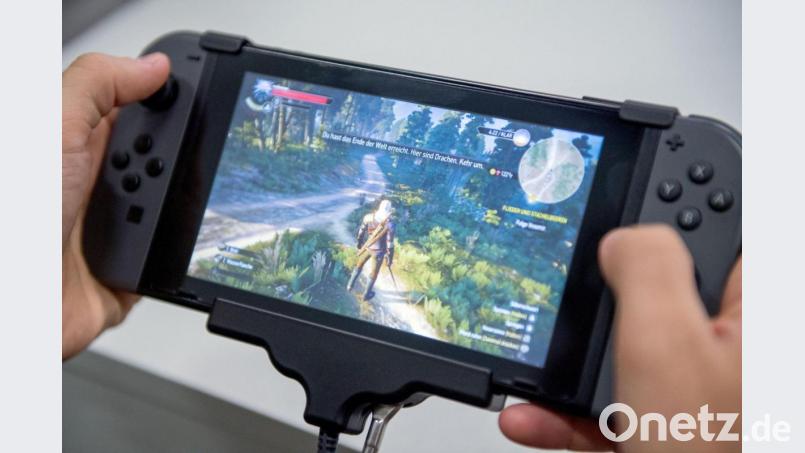 Die Nintendo-Spielkonsolen sind beliebt. Das lockt auch Betrüger auf den Plan - wie eine Frau aus Ebermannsdorf nun schmerzlich erfahren musste. Bild: Andrea Warnecke/dpa