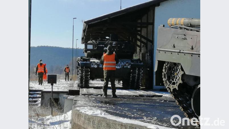 Das Panzerbataillon 104 aus Pfreimd hat seine Fahrzeuge zurück in die Oberpfalz gebracht. 1400 Kilometer lang waren die Panzer mit der Eisenbahn unterwegs, bis sie am Freitag wieder in die Kaserne in Pfreimd zurückkehrten. Bild: wpt