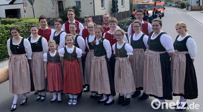 Die Trachtenjugend ist der Stolz des Stiftländer Heimatvereins. Im Frühjahr 2019 begleiteten sie den Maibaum zum Marktplatz. Archivbild: wro