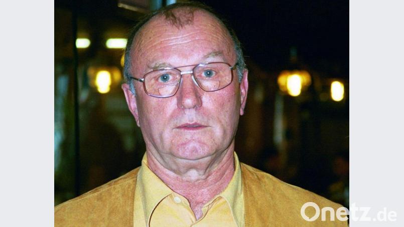 Adolf Schels im Jahr 2000 noch in Diensten der Weidener Kegler. Archivbild: chap