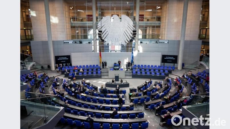 Der Plenarsaal des Deutschen Bundestages kurz vor der Plenarsitzung Bild: Gregor Bauernfeind/dpa