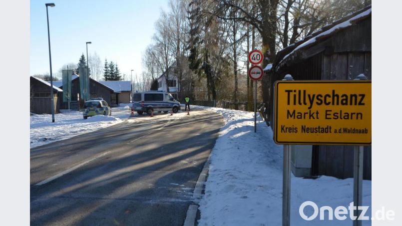 Nur wenige Einreisende waren bis Sonntag 10 Uhr am Grenzübergang &quot;Tillyschanz&quot; in Eslarn zu verzeichnen, der von der Bundespolizei überwacht wird. Bild: dob