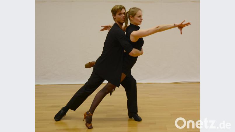 Intensiv hat Nikolai Welnhofer im vergangenen Jahr mit Tanzpartnerin Polly Pilz für die Bayerische Meisterschaft trainiert, jetzt gibt es ein Training nur online. Bild: Michael Welnhofer/exb