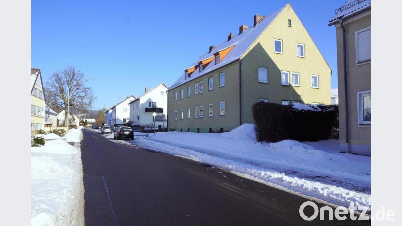 In der Kemnather Straße gibt es sehr viele leerstehende Häuser. Leerstand verzeichnet auch der „Wohnblock“, den ein österreichischer Investor vor Jahren erwarb. Bild: bkr