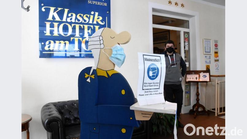 Thomas Heigl, Chef des Klassik-Hotels am Tor, glaubt trotz eines ausgeklügelten Hygienekonzepts nicht an Lockerungen vor Ende März. Aktuell darf er nur Geschäftsreisende beherbergen. Bild: Gabi Schönberger