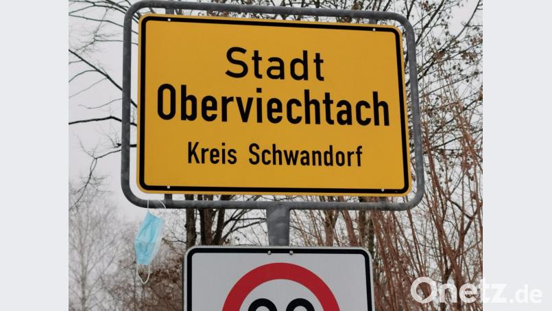 Der Bürgermeister informierte in der Stadtratssitzung zur Corona-Lage im Stadtgebiet. Bild: Portner