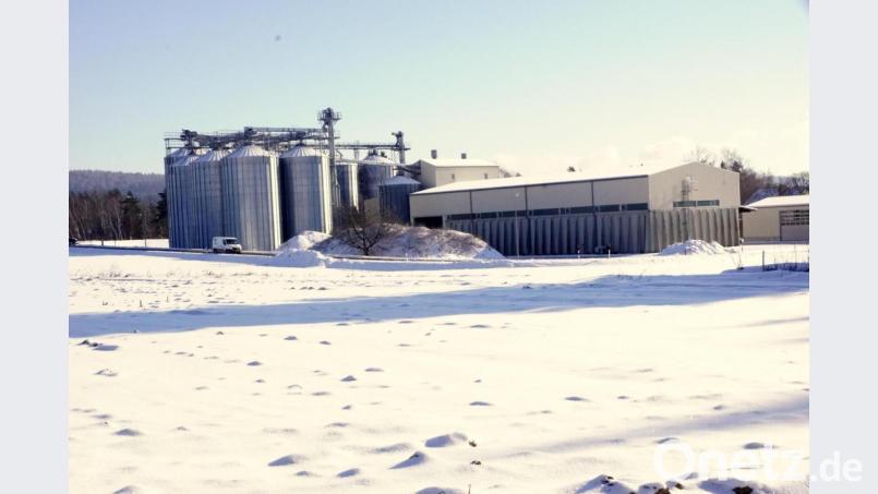 Um zwei weitere Silos soll die bestehende Anlage im Bereich „Mertelacker“ erweitert werden. Dagegen hatte der Gemeinderat nichts einzuwenden. Bild: bkr