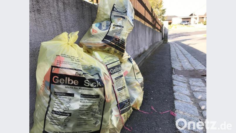 Weil die tschechischen Mitarbeiter fehlen, muss das Transportunternehmen Magnitz in Tirschenreuth die Sperrmüllabfuhr einstellen und auch bei der Gelbe-Säcke-Tour kommt es zu Einschränkungen. Symbolbild: Gabi Schönberger