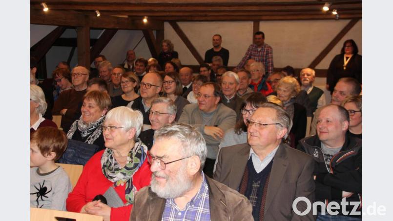 Voll besetzt war der Saal im Sengerhof bei der Buchpräsentation von Gregor Köstler. Bild: kro